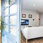 V86 - Charming 1 Bedroom Duplex With Harbour Views 아파트 센글리아