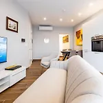 아파트 V86 - Charming 1 Bedroom Duplex With Harbour Views *