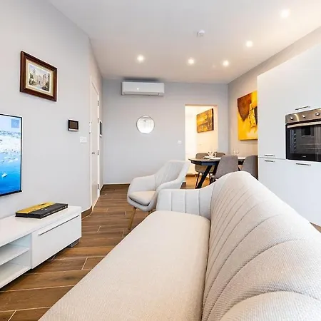 Appartamento V86 - Charming 1 Bedroom Duplex With Harbour Views *